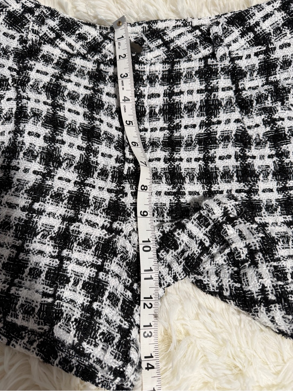 Classic Black & White Tweed High-Waist Women's Shorts - Picture 4 of 11